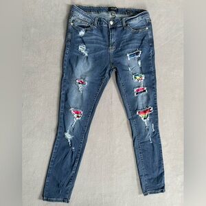 Judy Blue Distressed Skinny Jeans with Colorful patchwork sz 15/32 (32x27)